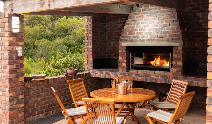 5 Bedroom Property for Sale in Paradise Beach Eastern Cape